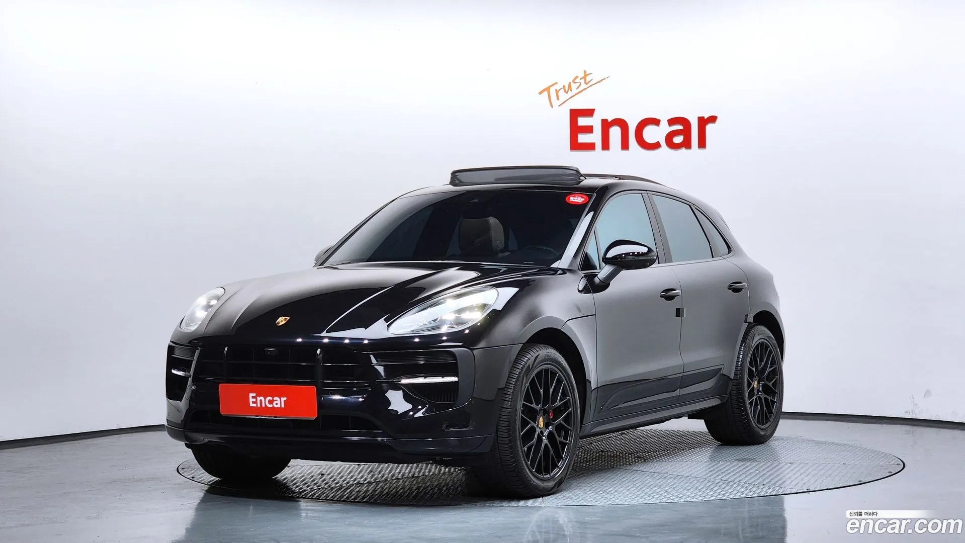 Porsche Macan 2021 — фото 1