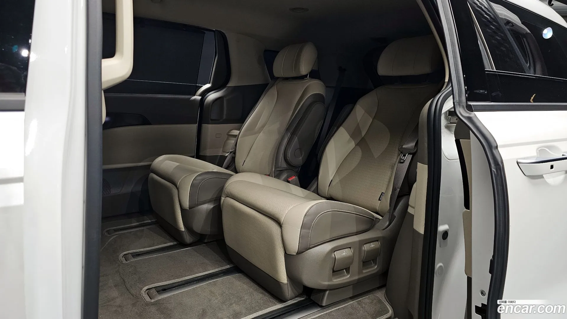Kia Carnival 2023 — фото 2