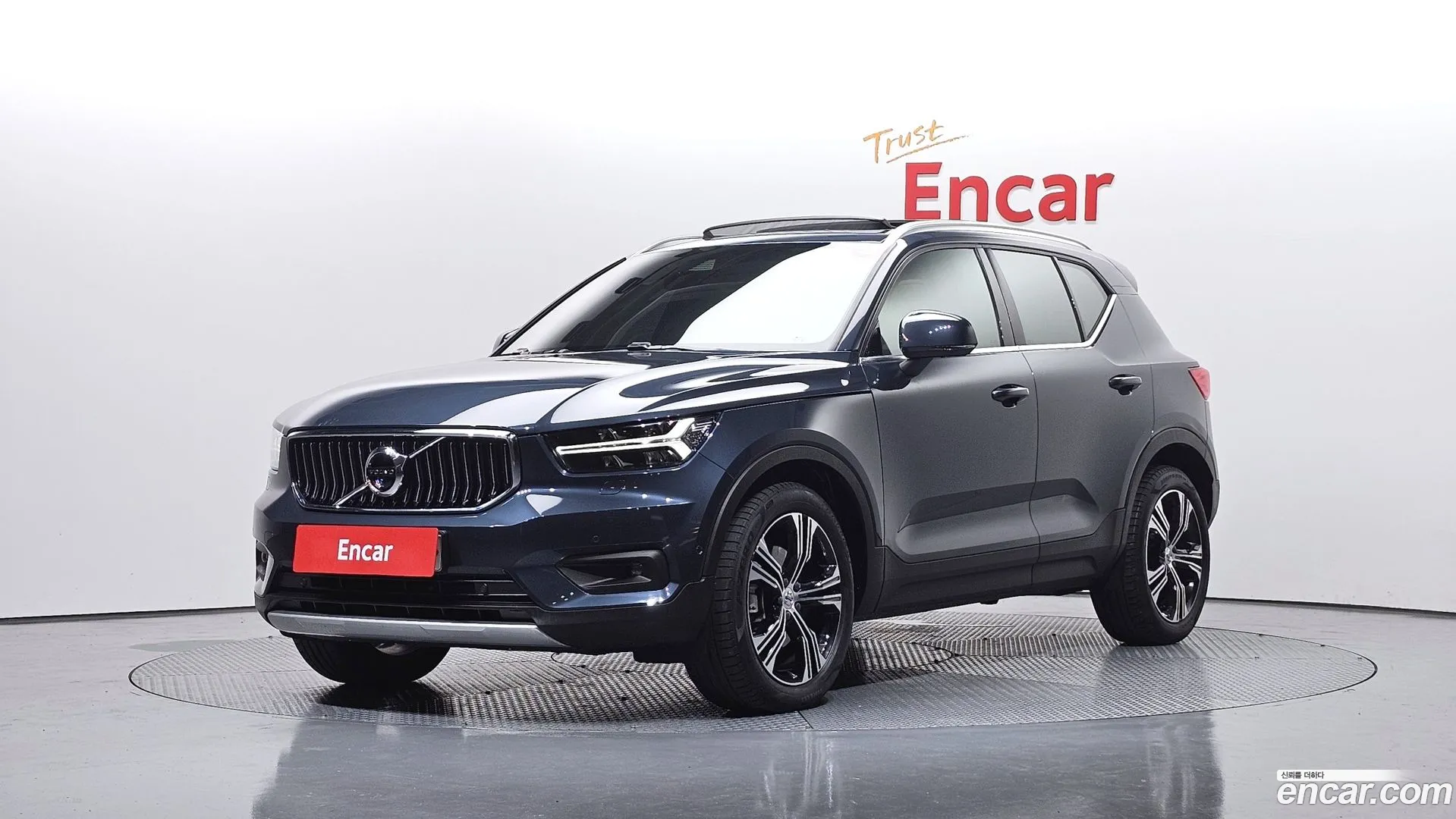 Volvo XC40 2020 — фото 1