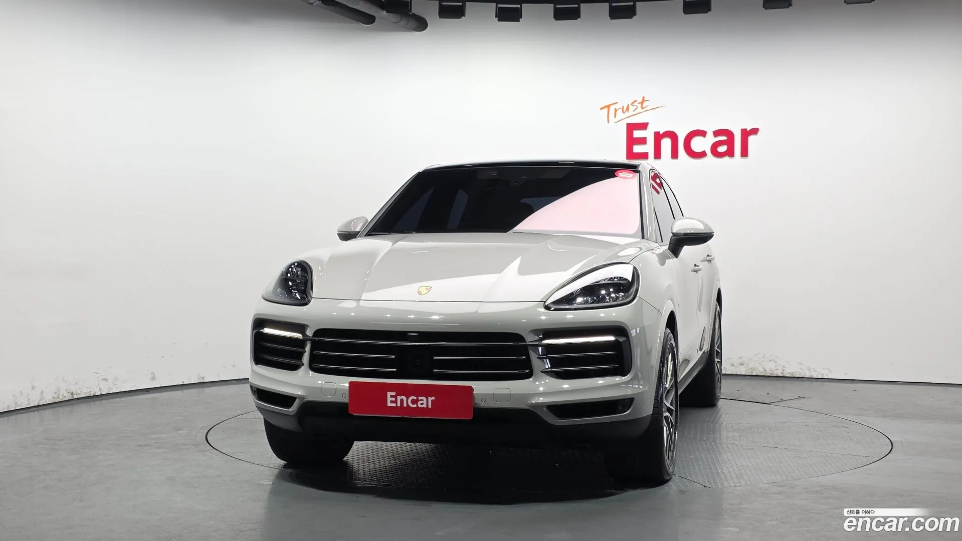 Porsche Cayenne 2022 — фото 1