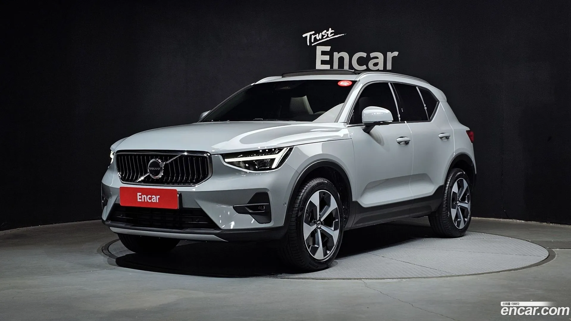 Volvo XC40 2024 — фото 2