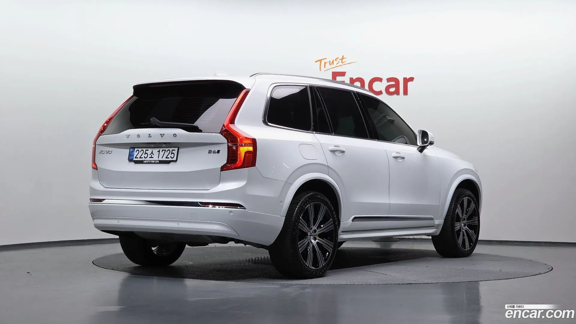 Volvo XC90 2025 — фото 1