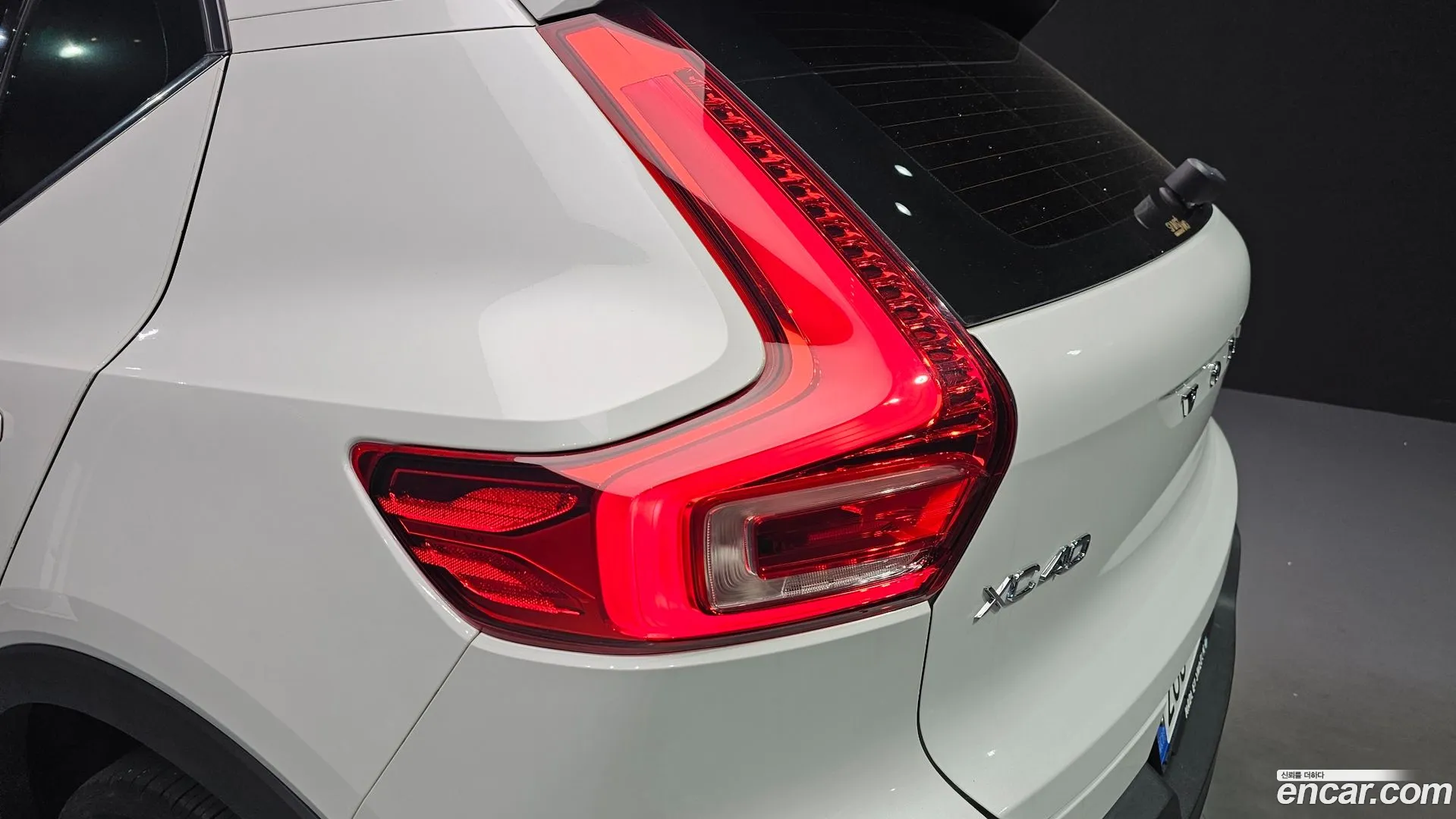 Volvo XC40 2021 — фото 1
