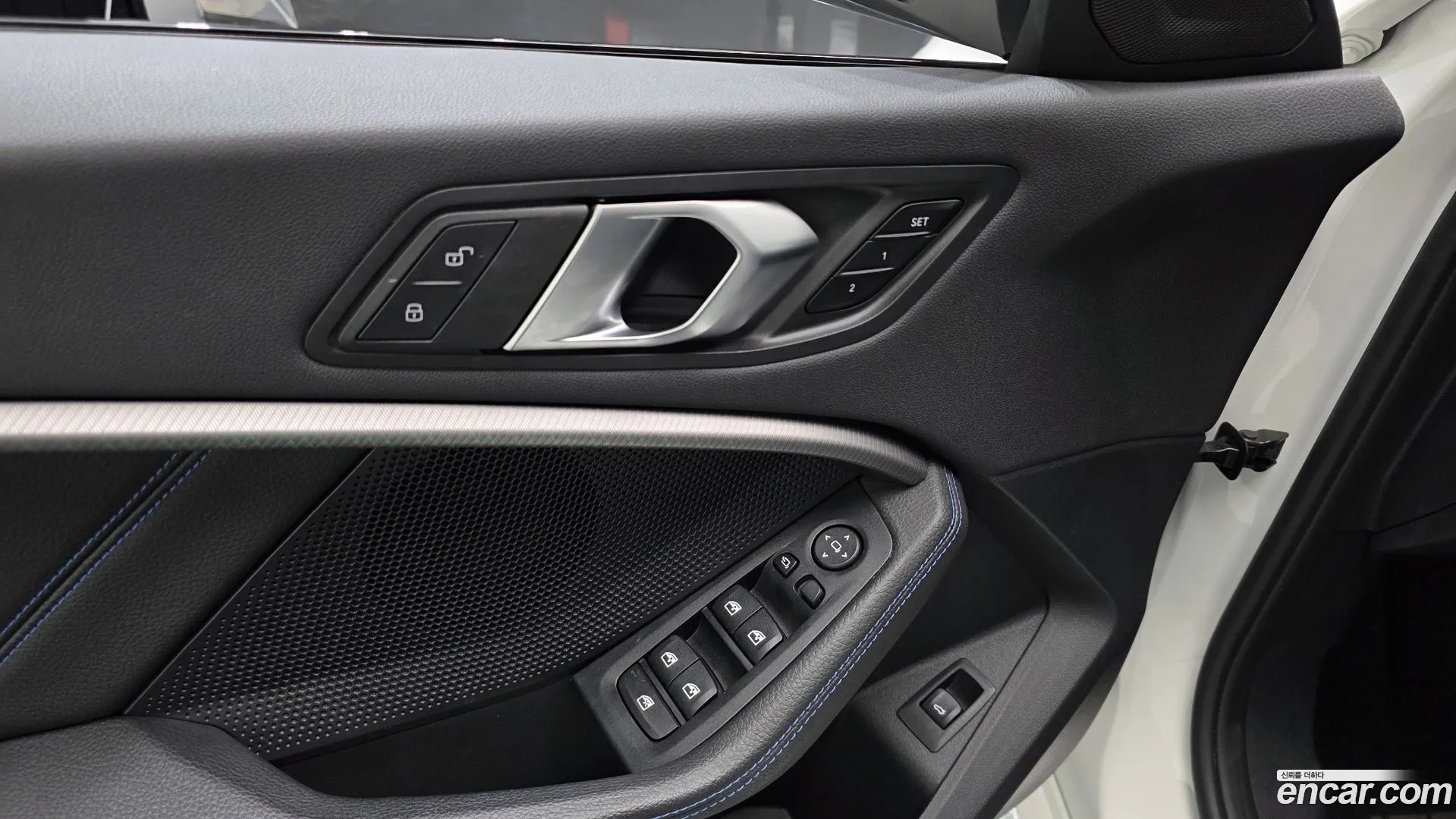 BMW 120i 2023 — фото 4
