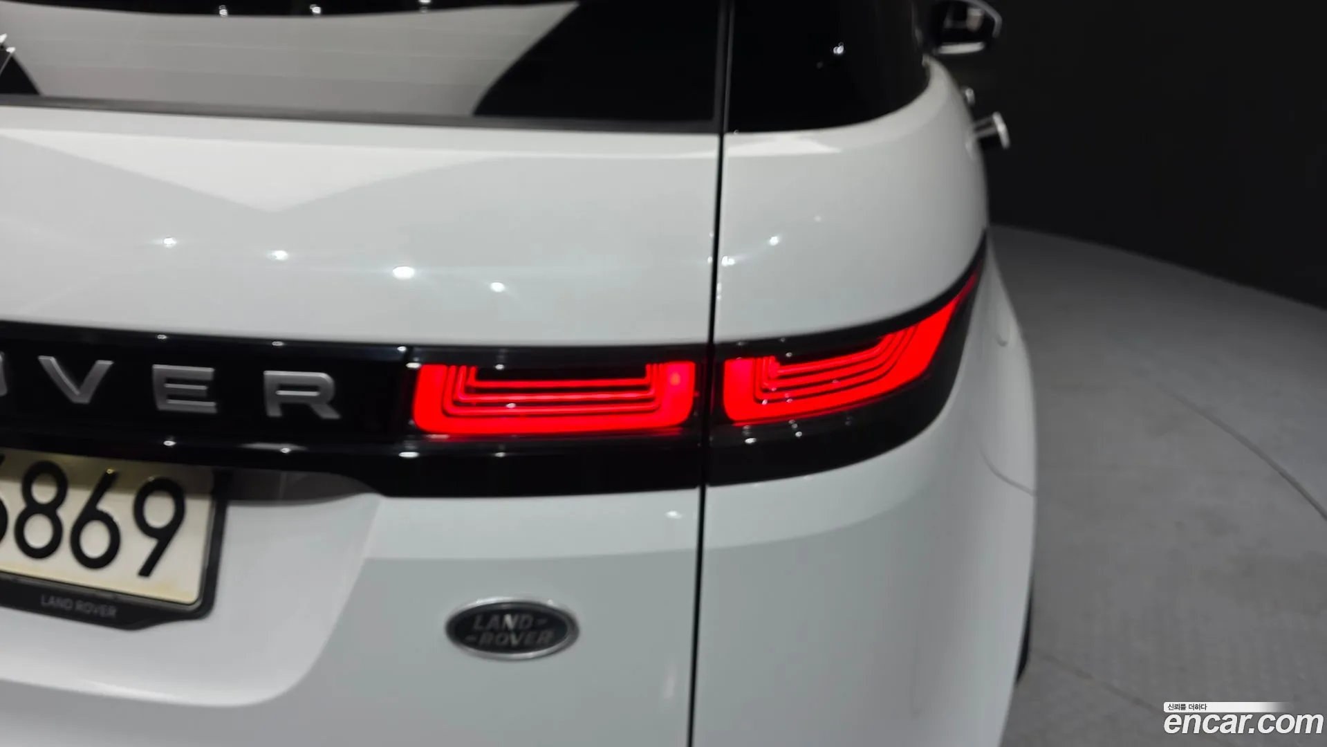 Land Rover Range Rover Evoque 2021 — фото 1