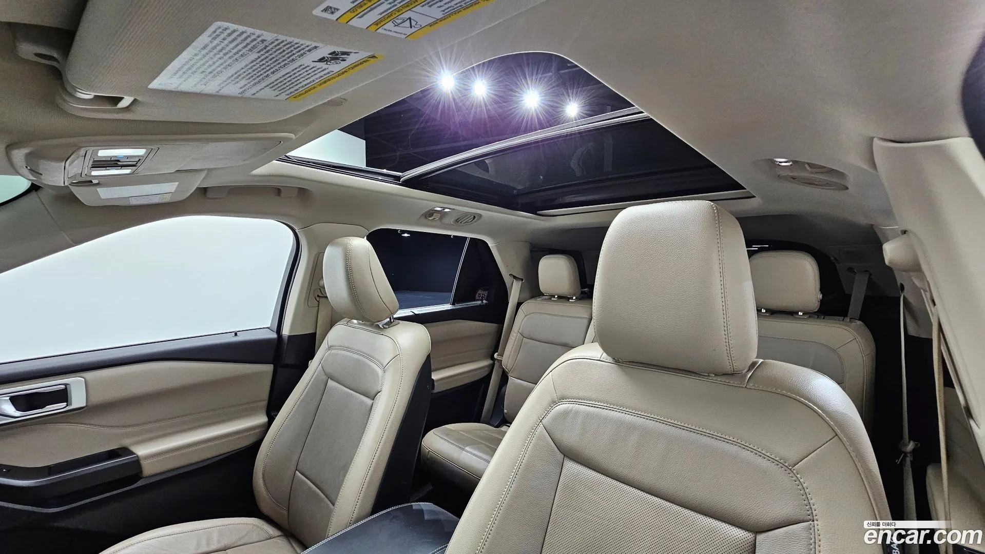 Ford Explorer 2020 — фото 1