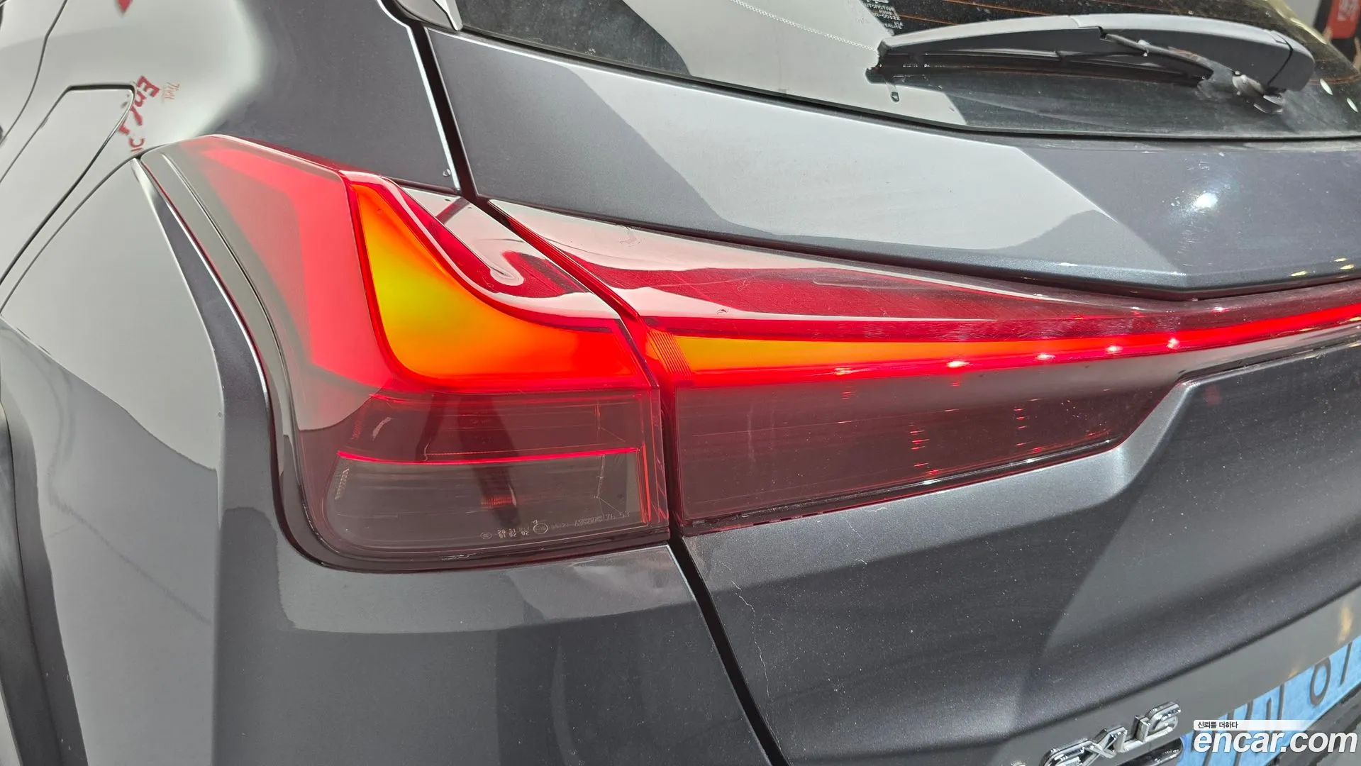 Lexus UX 300e 2022 — фото 3