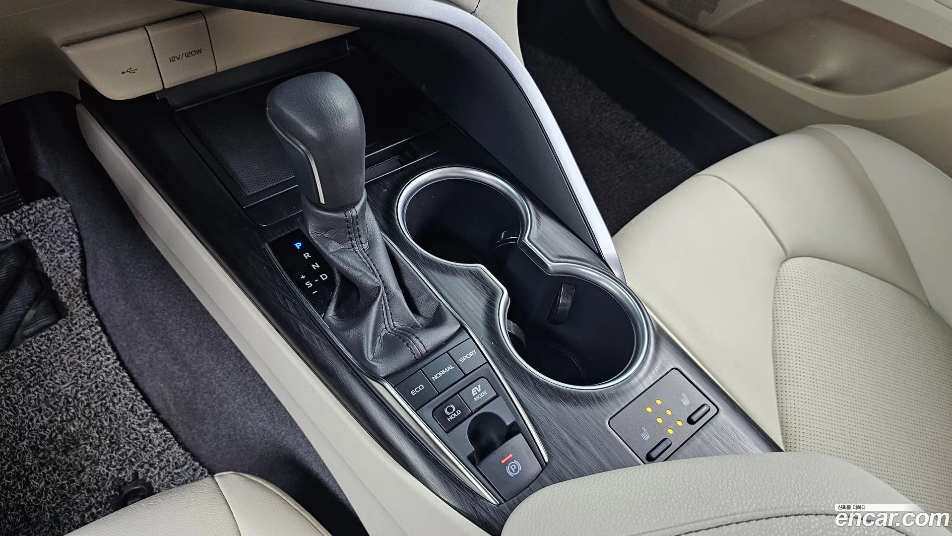 Toyota Camry 2024 — фото 1
