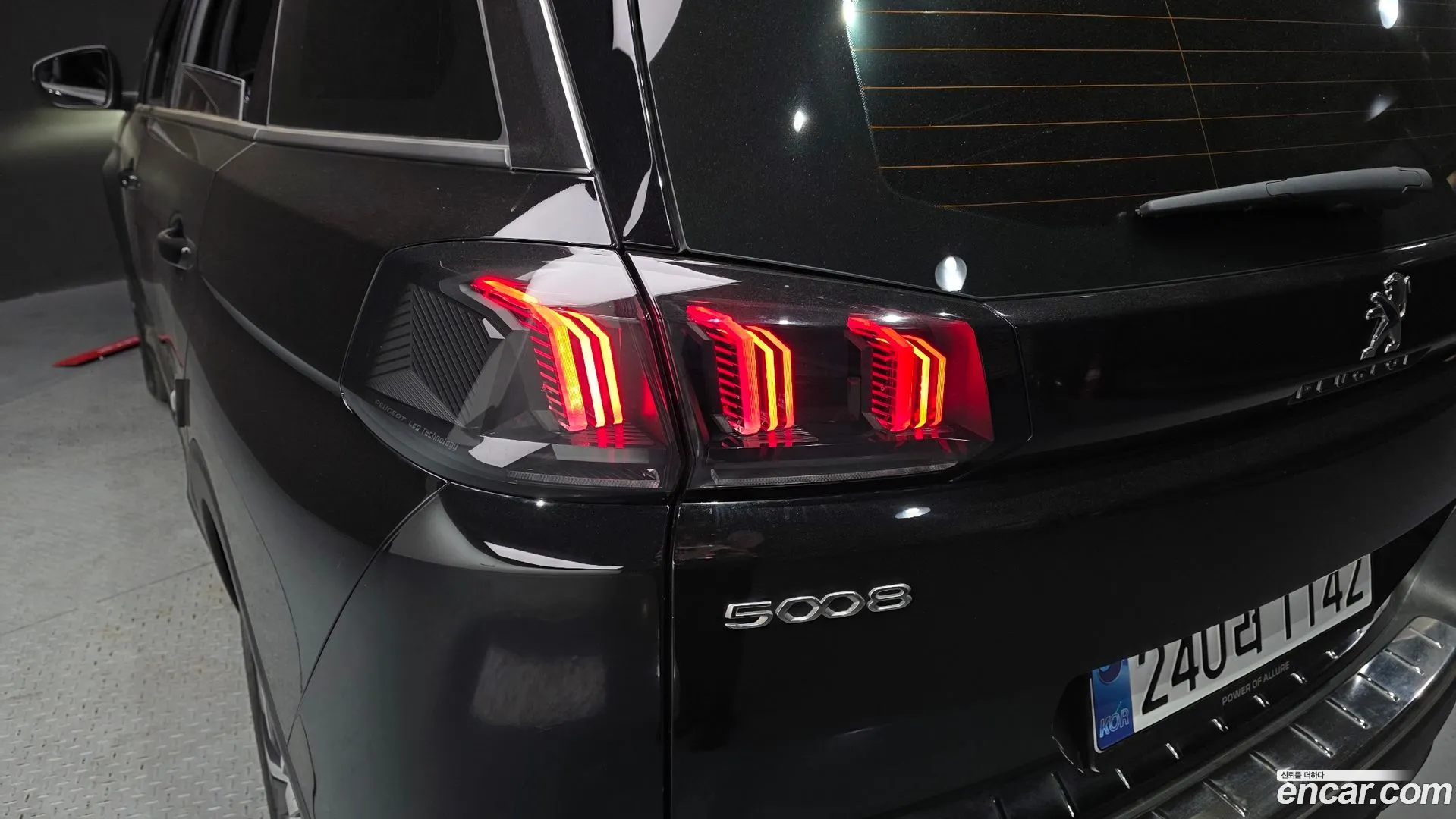 Peugeot 5008 2024 — фото 1