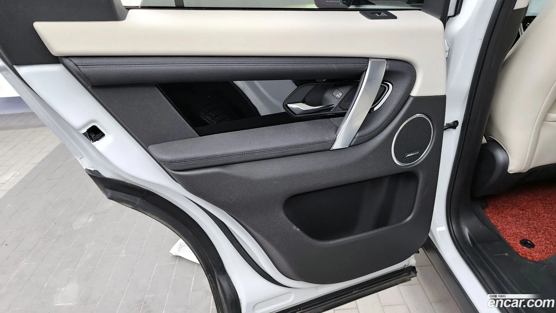 Land Rover Discovery Sport 2021 — фото 3