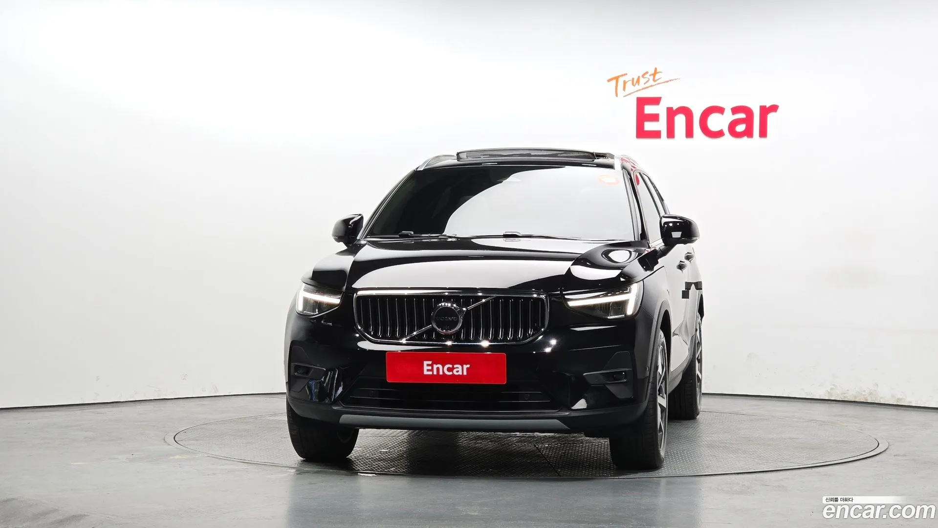 Volvo XC40 2023 — фото 2