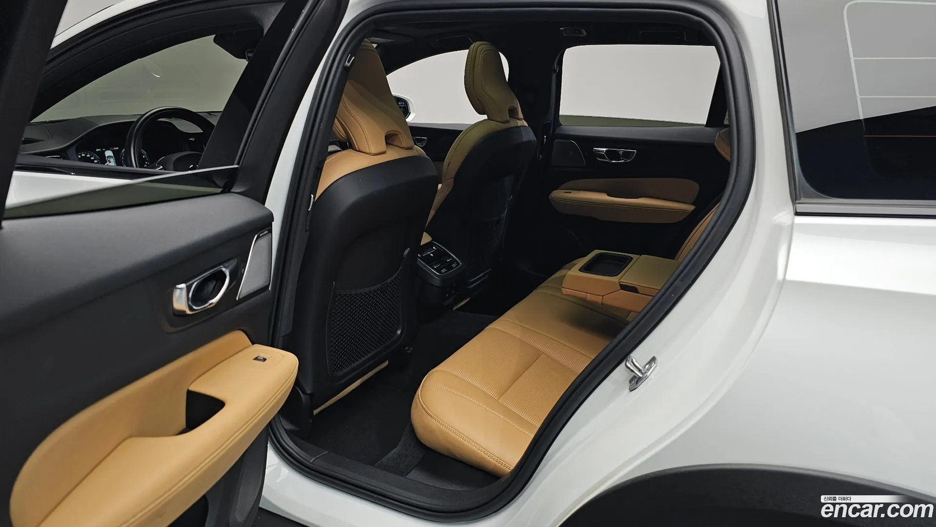 Volvo V60 Cross Country 2020 — фото 3