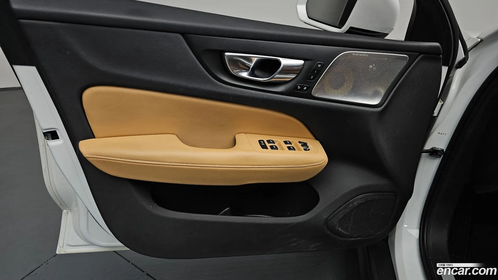 Volvo V60 Cross Country 2020 — фото 4