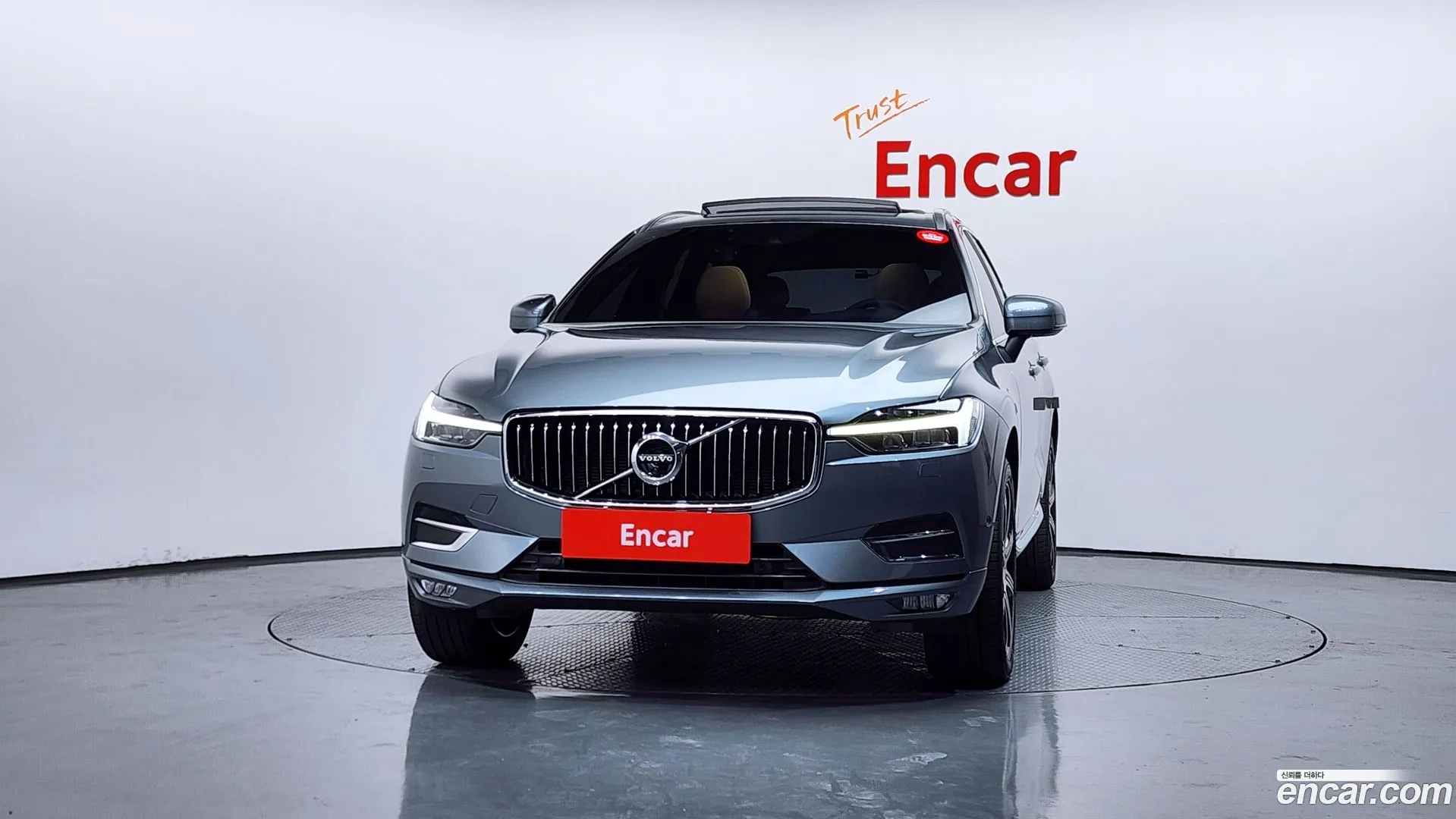 Volvo XC60 2021 — фото 1