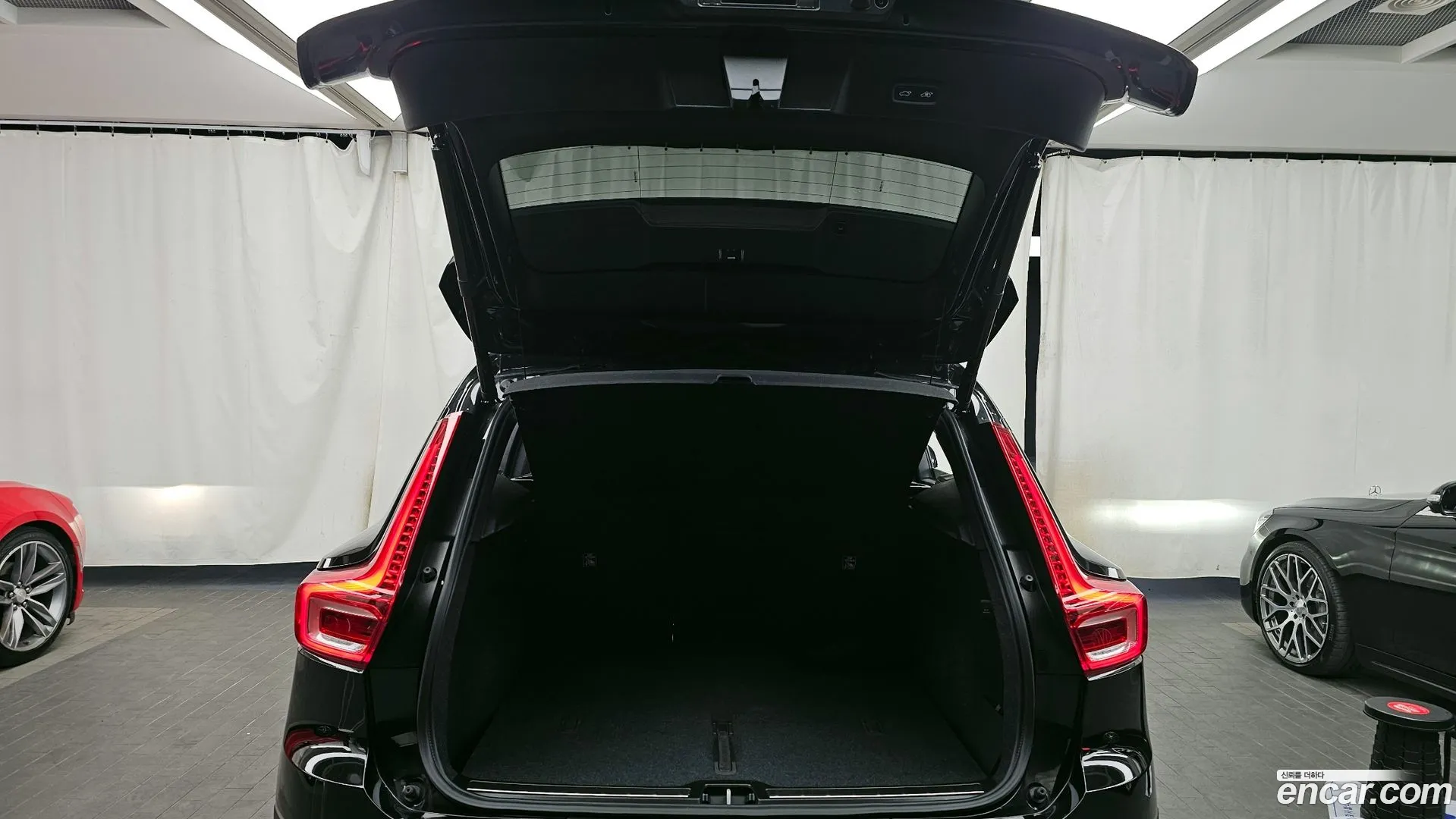 Volvo XC40 2024 — фото 2
