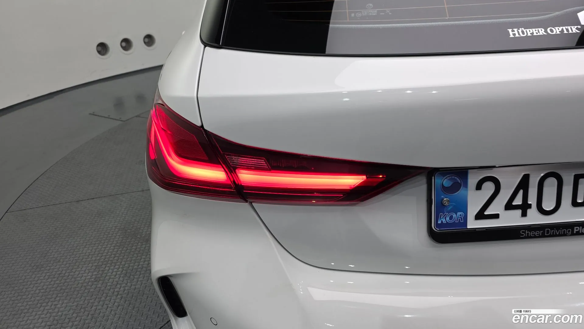 BMW 120i 2024 — фото 1