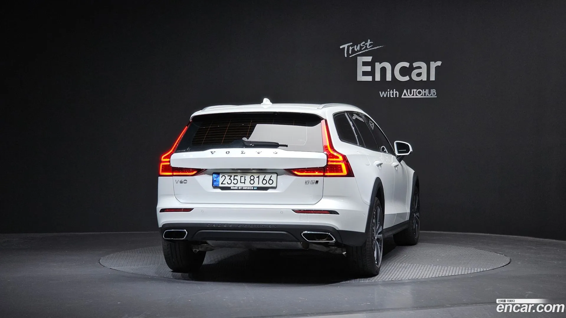 Volvo V60 Cross Country 2021 — фото 1