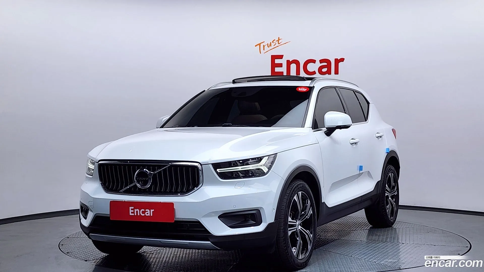 Volvo XC40 2021 — фото 4