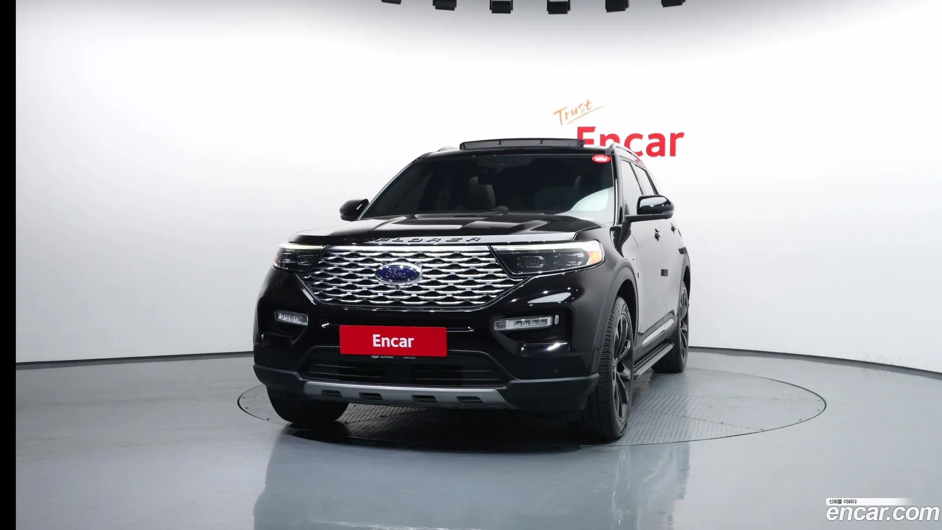 Ford Explorer 2021 — фото 1