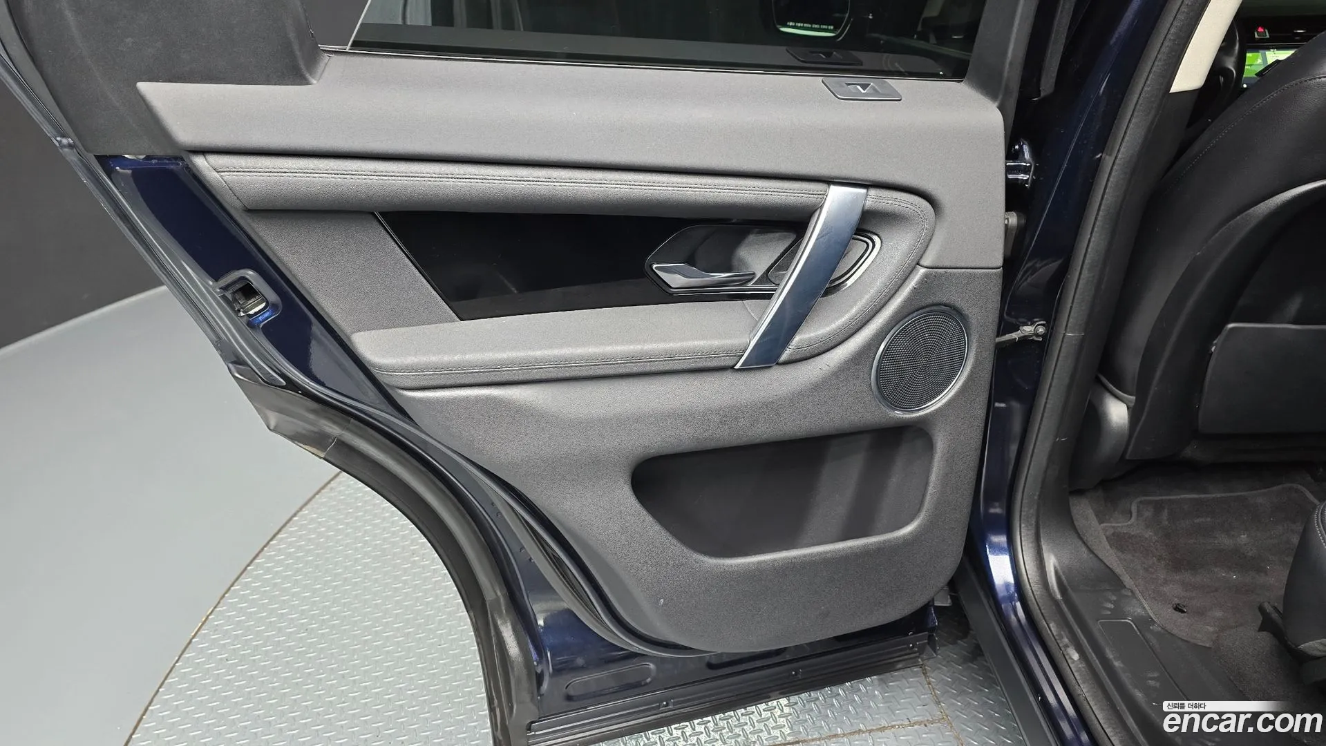 Land Rover Discovery Sport 2020 — фото 2