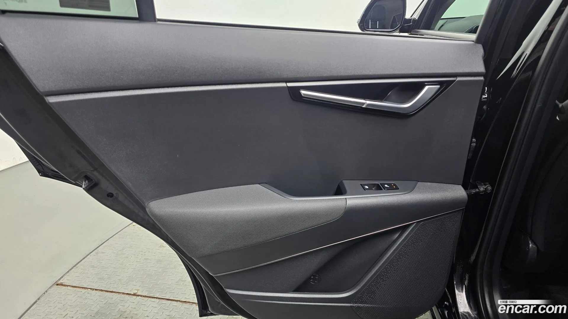 Kia Niro 2023 — фото 1