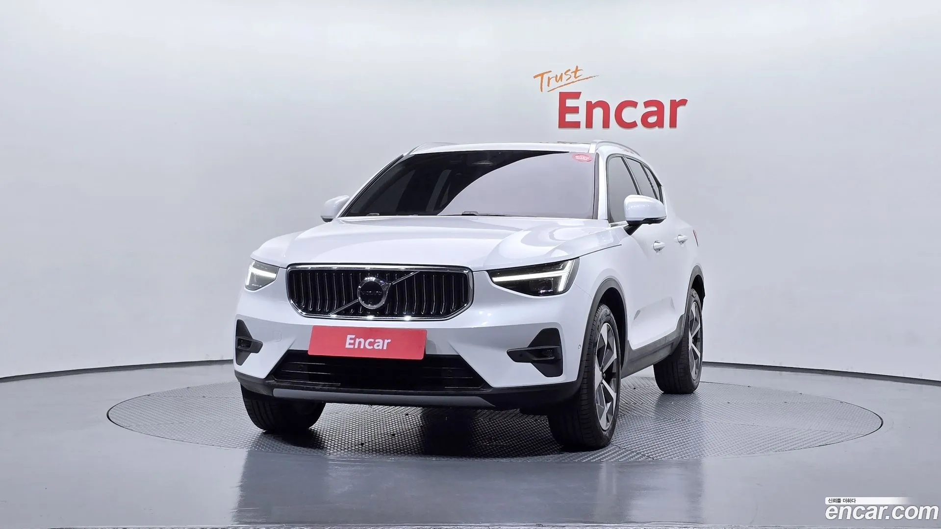 Volvo XC40 2025 — фото 5