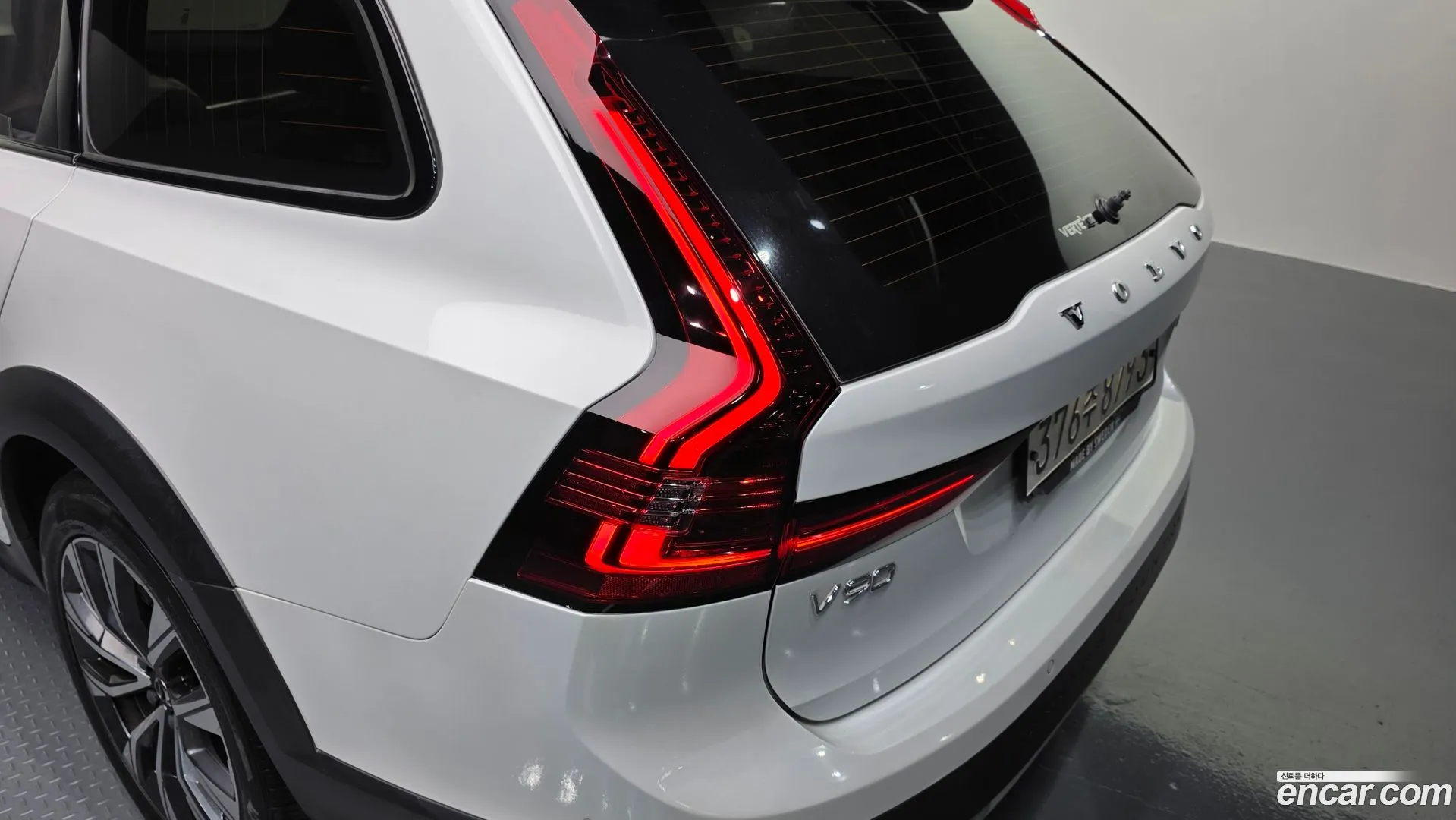 Volvo V90 Cross Country 2021 — фото 4