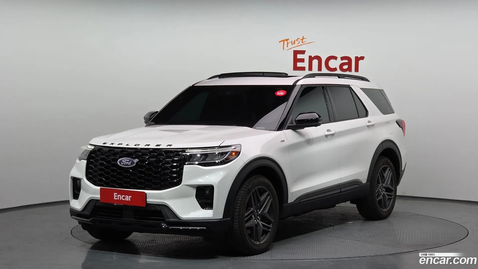 Ford Explorer 2025 — фото 1