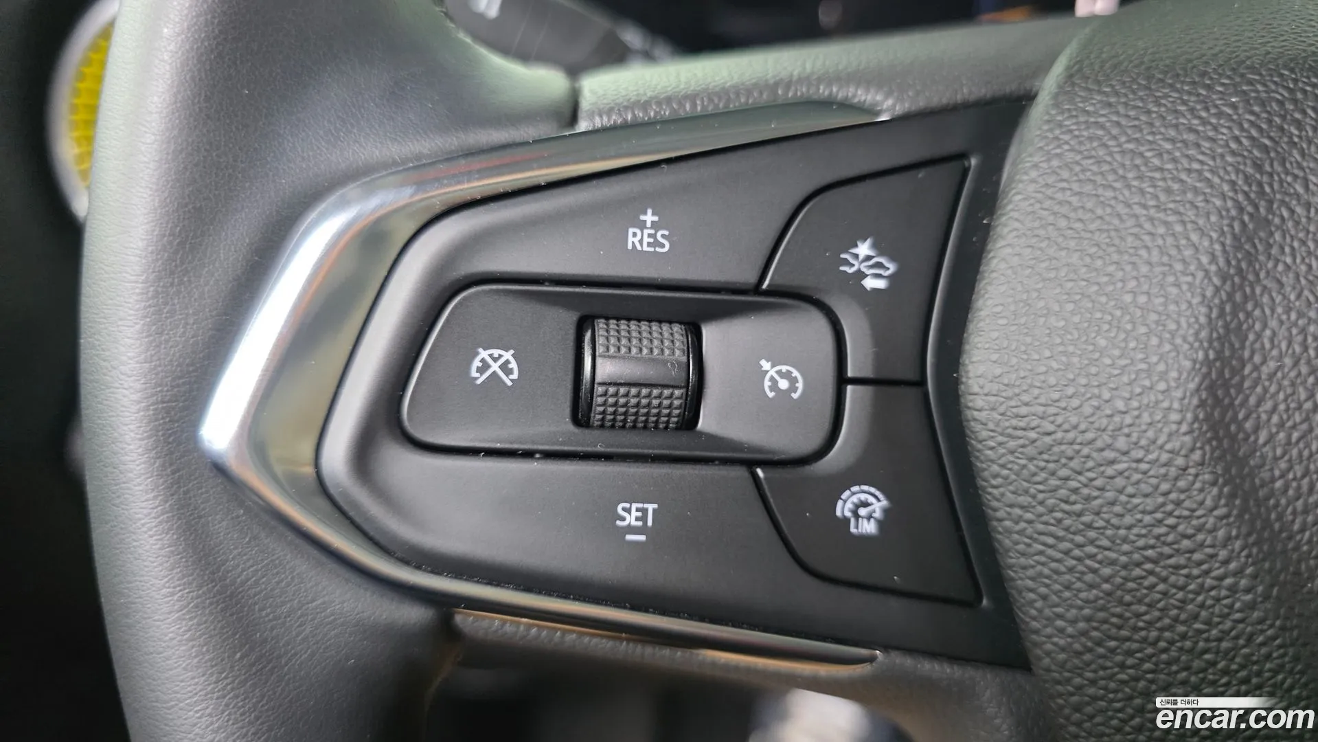 Chevrolet Trax 2023 — фото 1