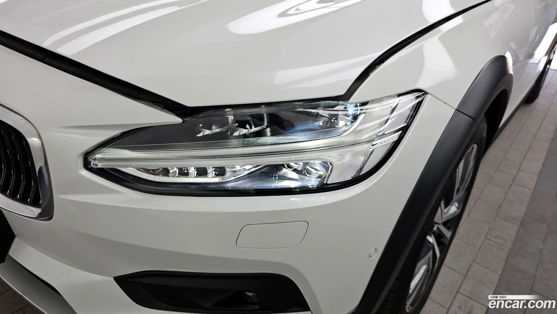 Volvo V90 Cross Country 2021 — фото 2