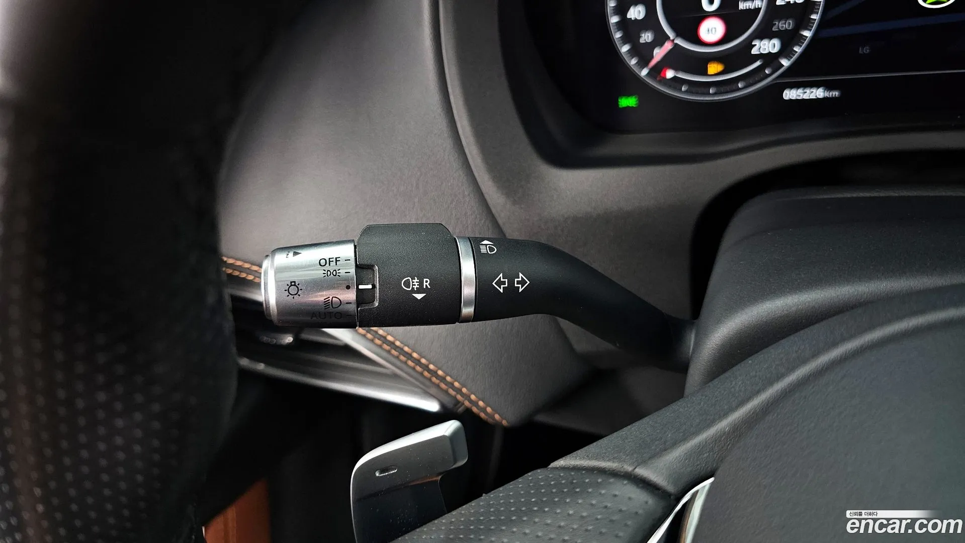 Jaguar XE 2020 — фото 3