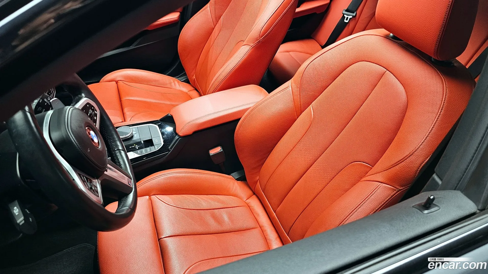 BMW 120i 2022 — фото 1