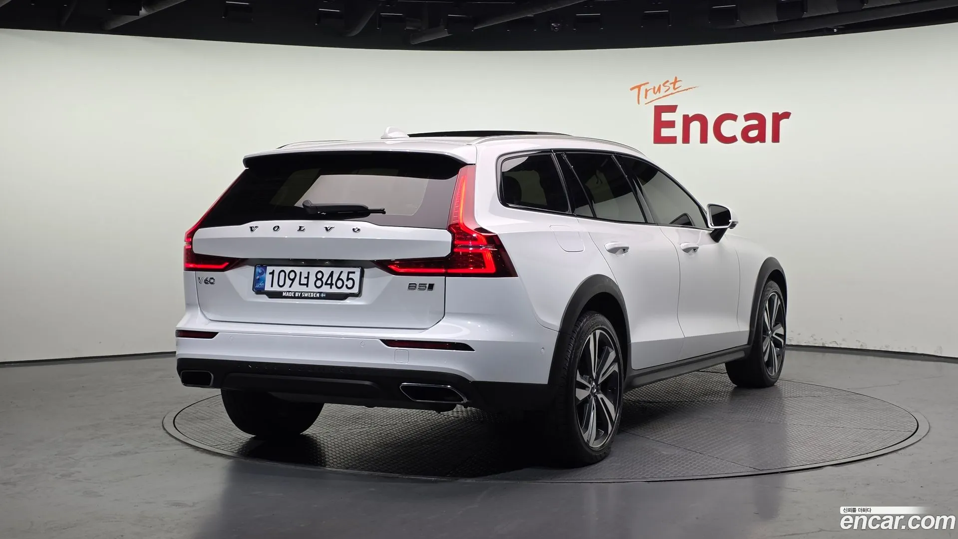 Volvo V60 Cross Country 2020 — фото 1