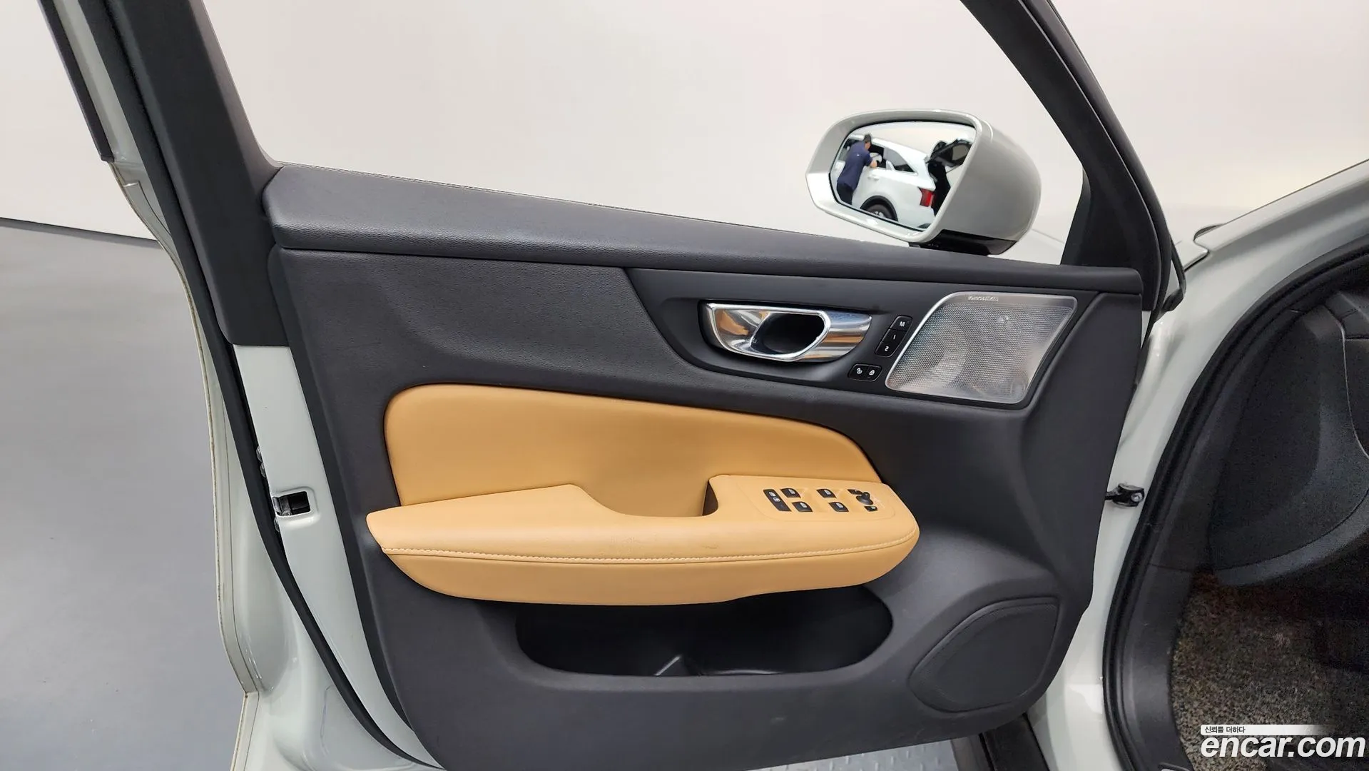 Volvo V60 Cross Country 2021 — фото 2