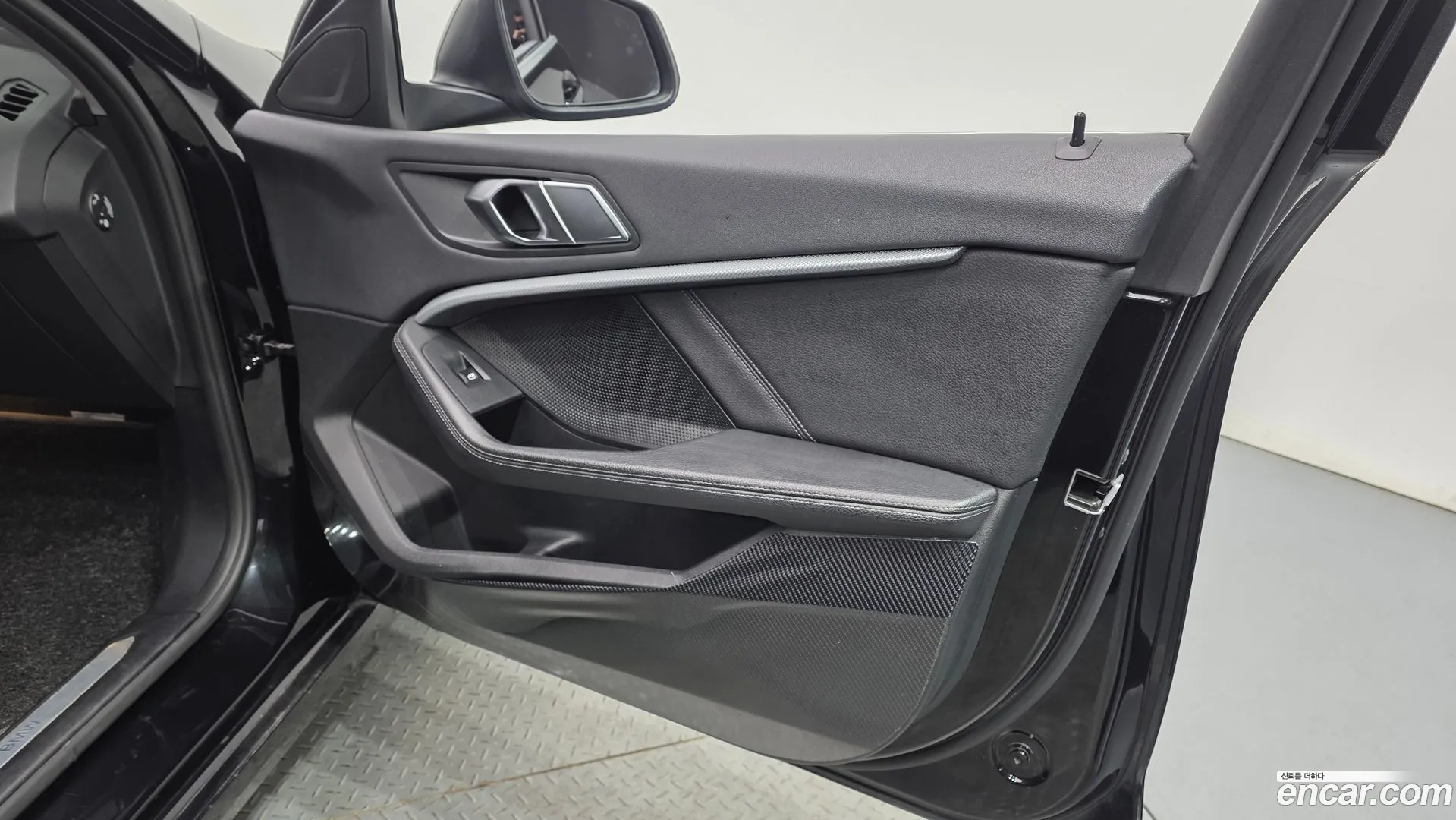 BMW 120i 2022 — фото 2