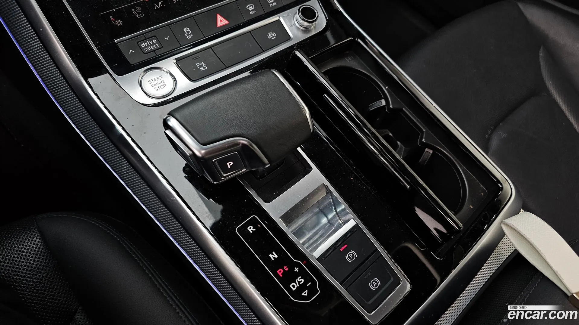 Audi Q7 2020 — фото 1