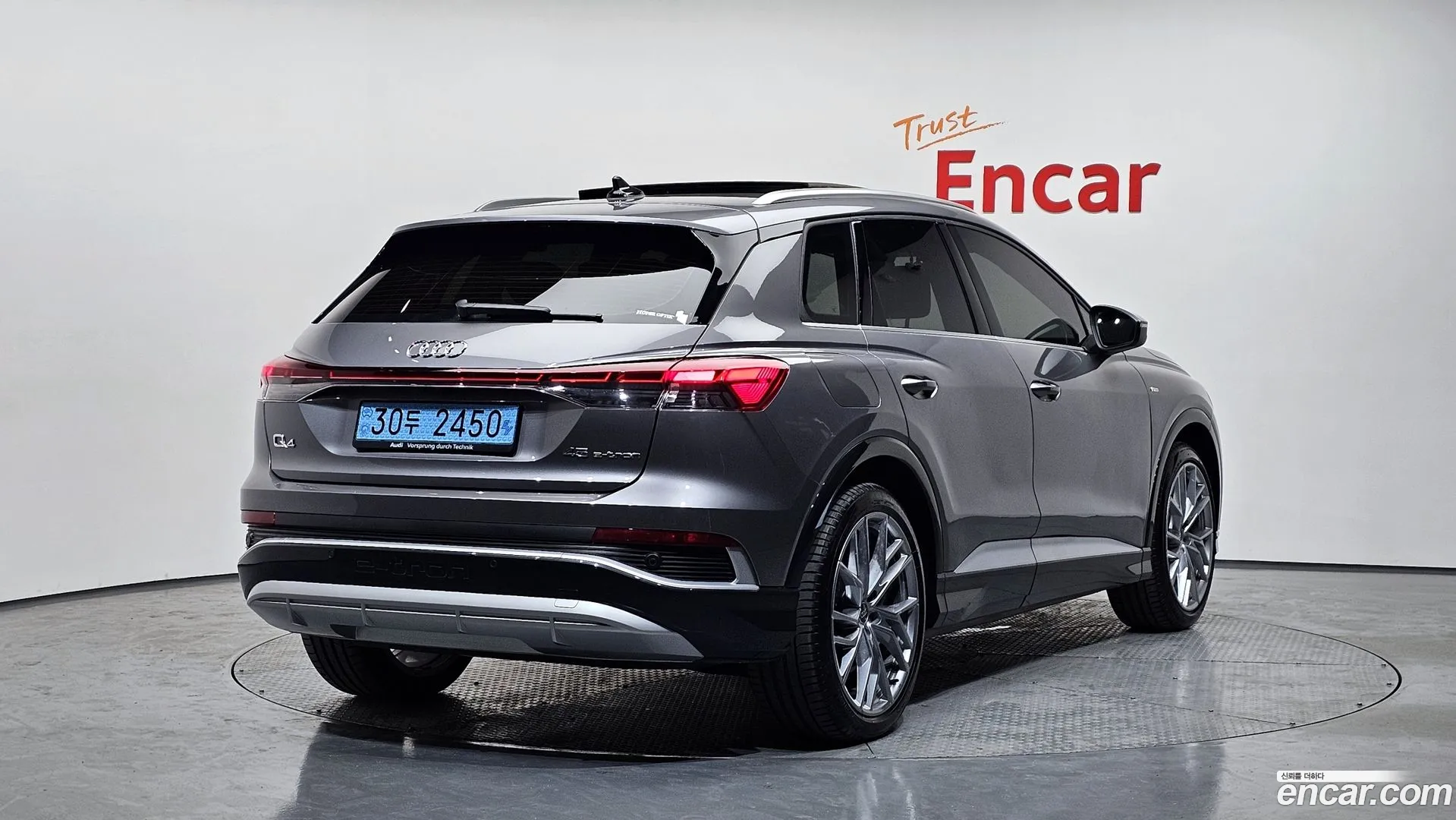 Audi Q4 e-tron 2025 — фото 2