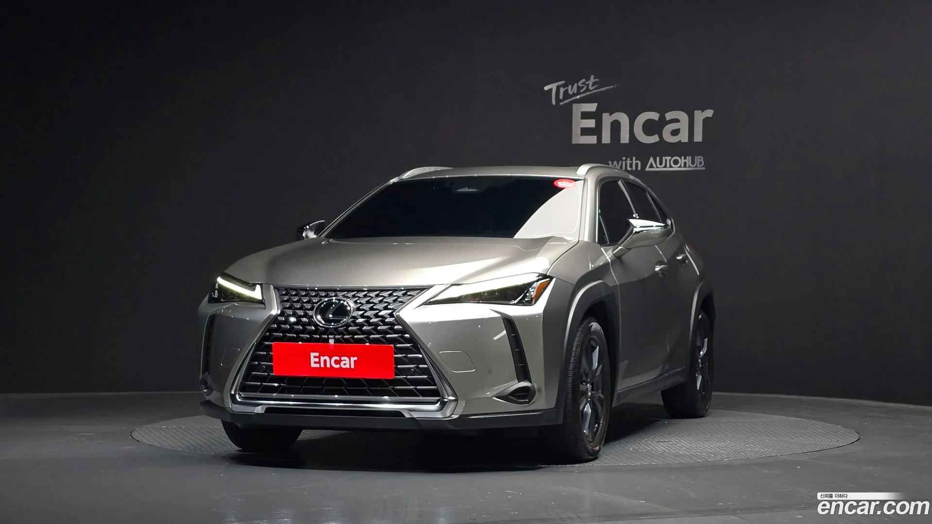 Lexus UX 300h 2025 — фото 4
