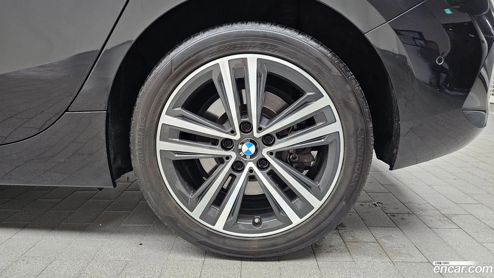 BMW 120i 2021 — фото 1