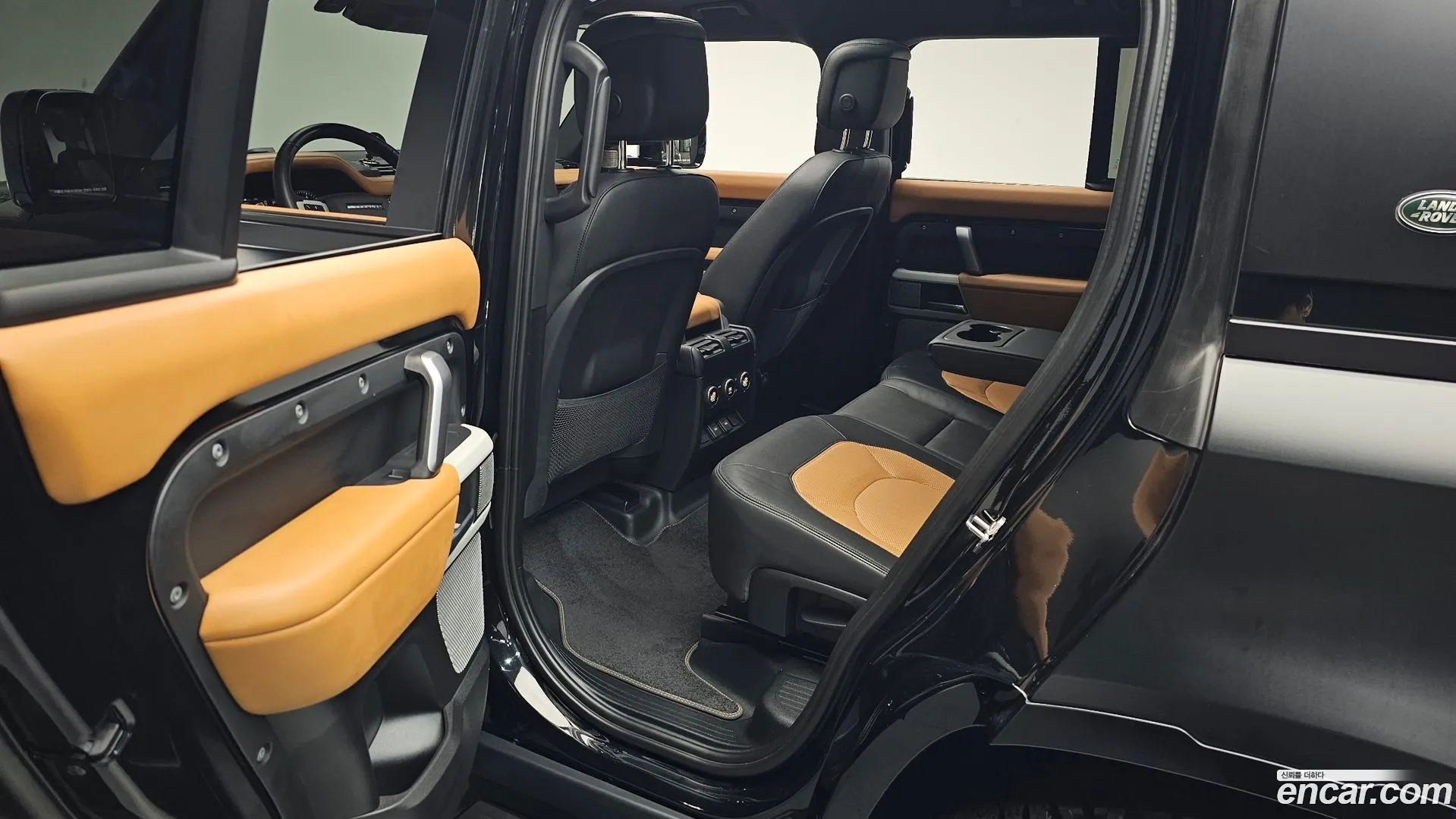 Land Rover Defender 2023 — фото 2