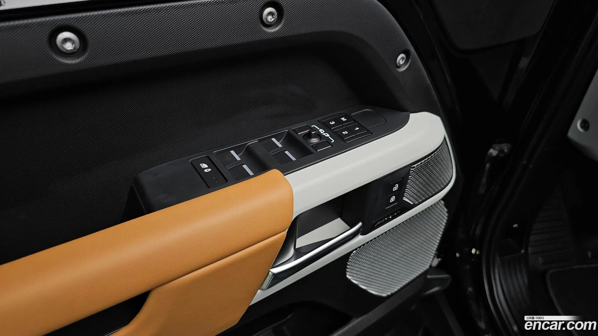 Land Rover Defender 2023 — фото 3