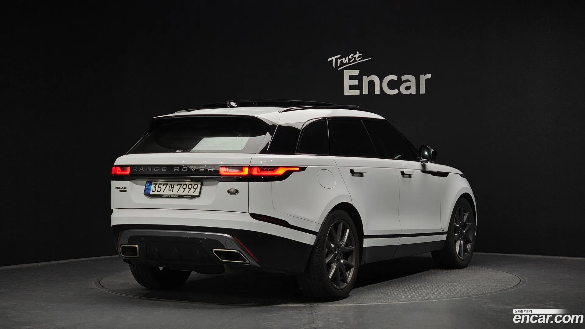 Land Rover Range Rover Velar 2021 — фото 1