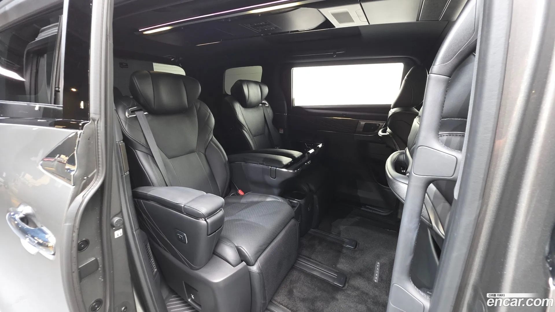 Toyota Alphard 2025 — фото 3