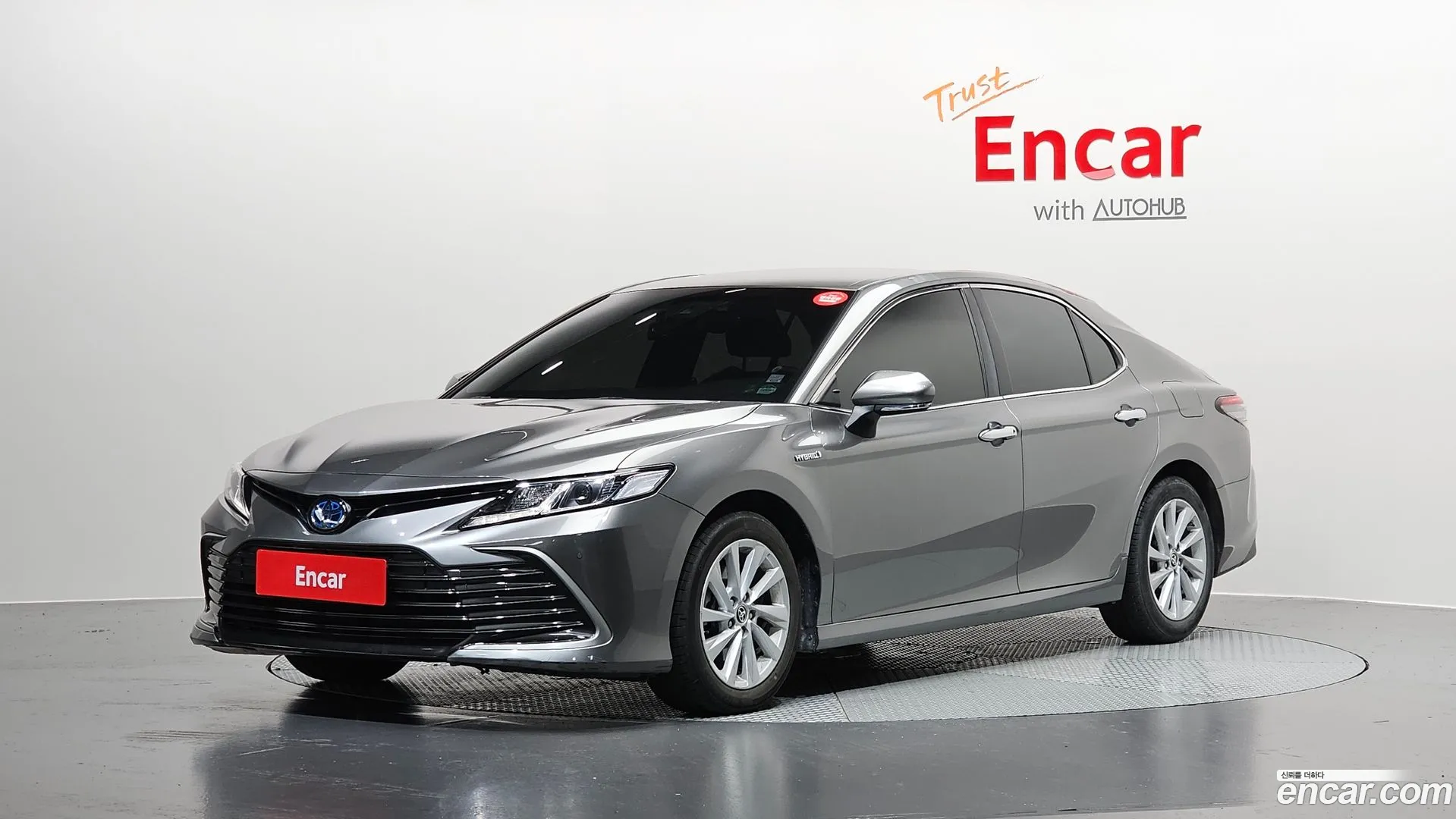 Toyota Camry 2023 — фото 2