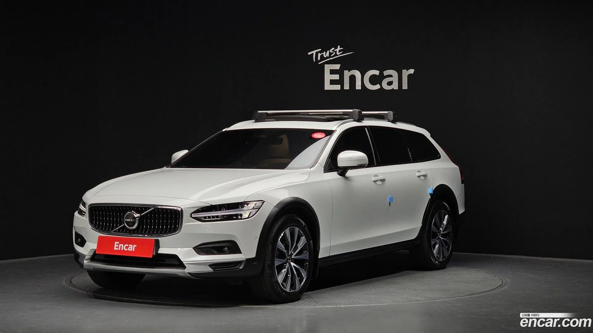 Volvo V90 Cross Country 2023 — фото 5