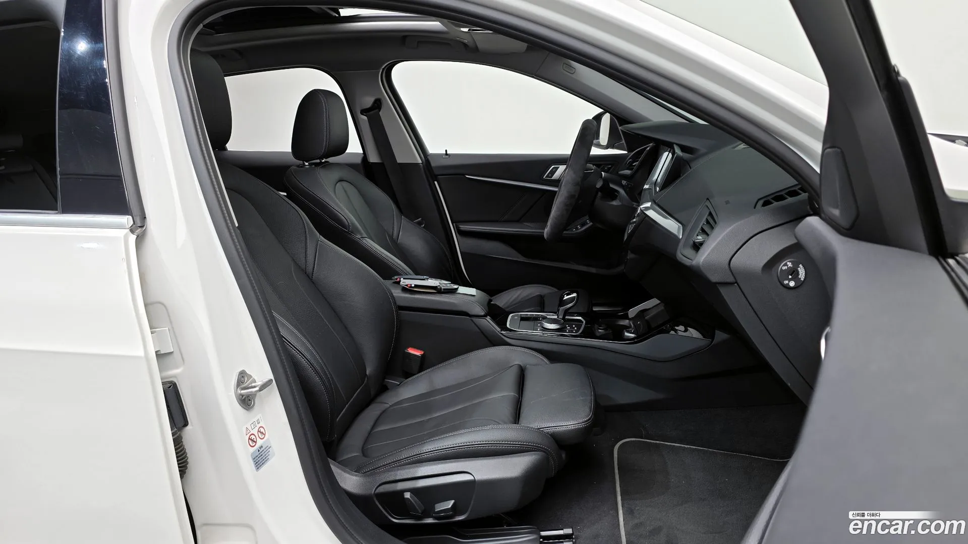 BMW 120i 2022 — фото 2