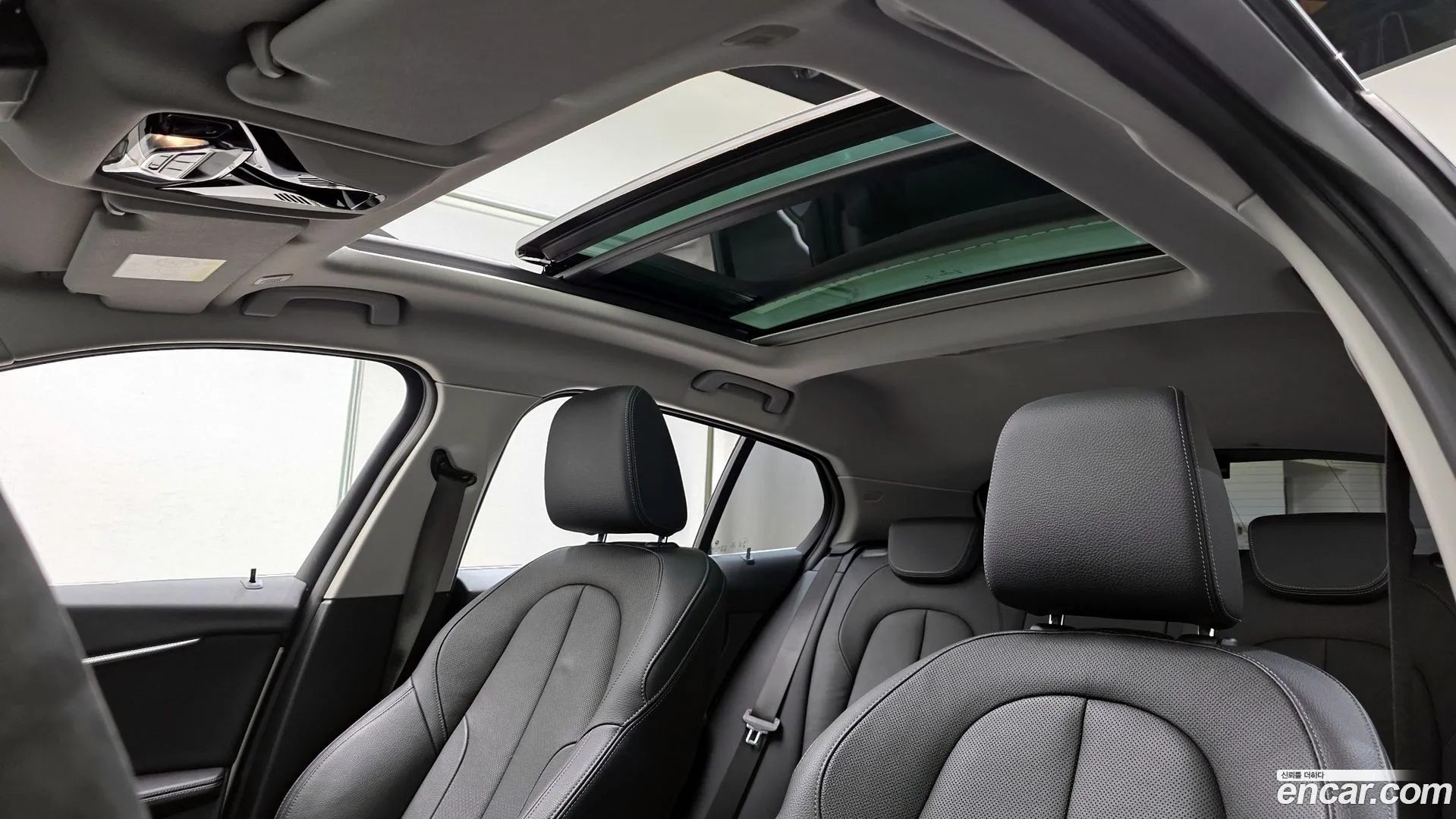 BMW 120i 2022 — фото 3