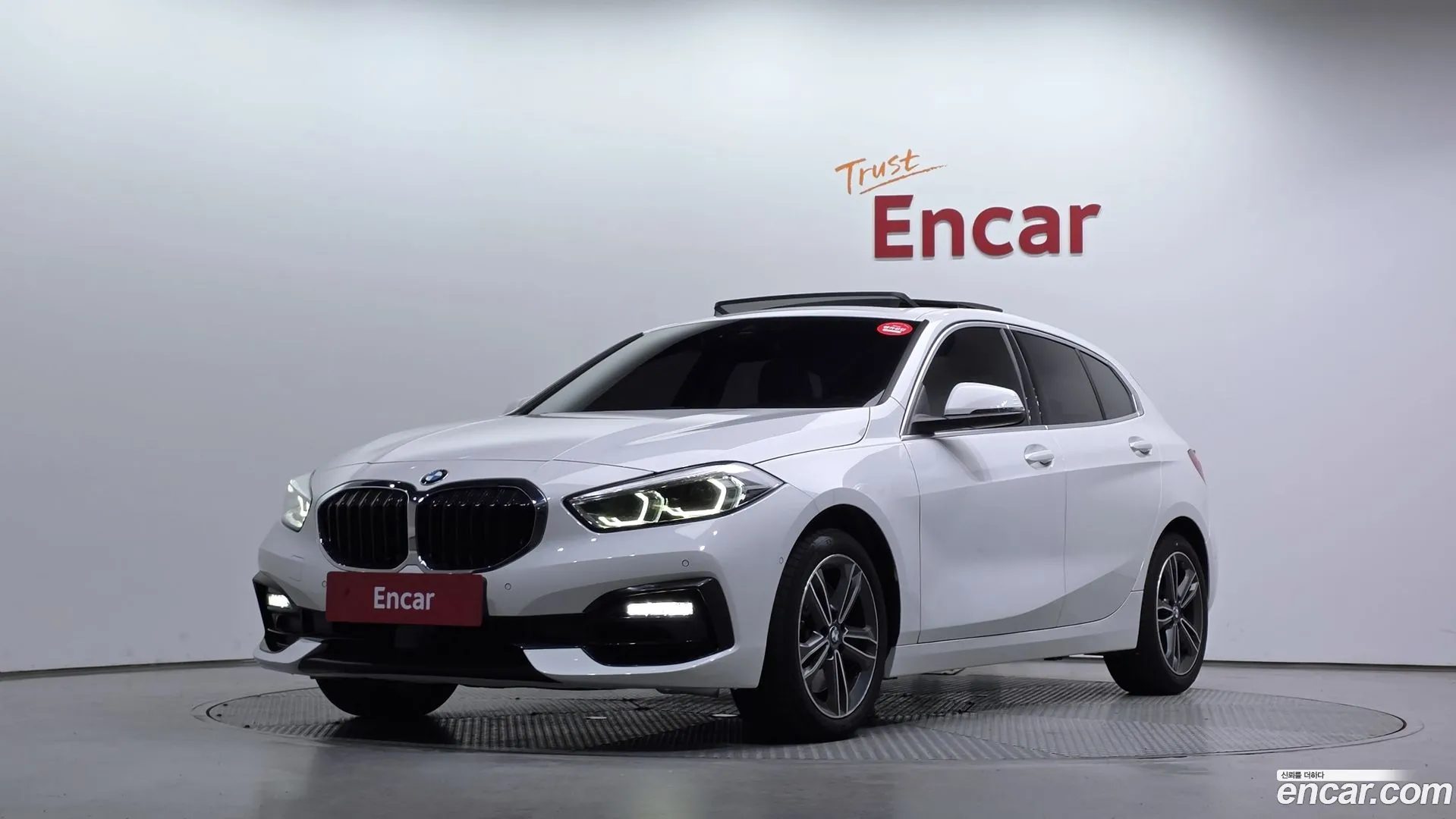 BMW 120i 2022 — фото 5
