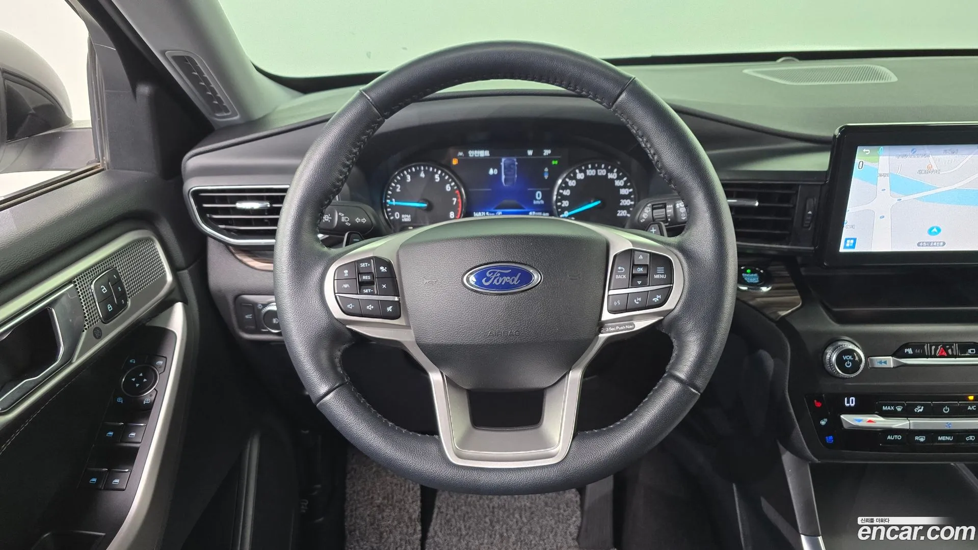Ford Explorer 2020 — фото 4