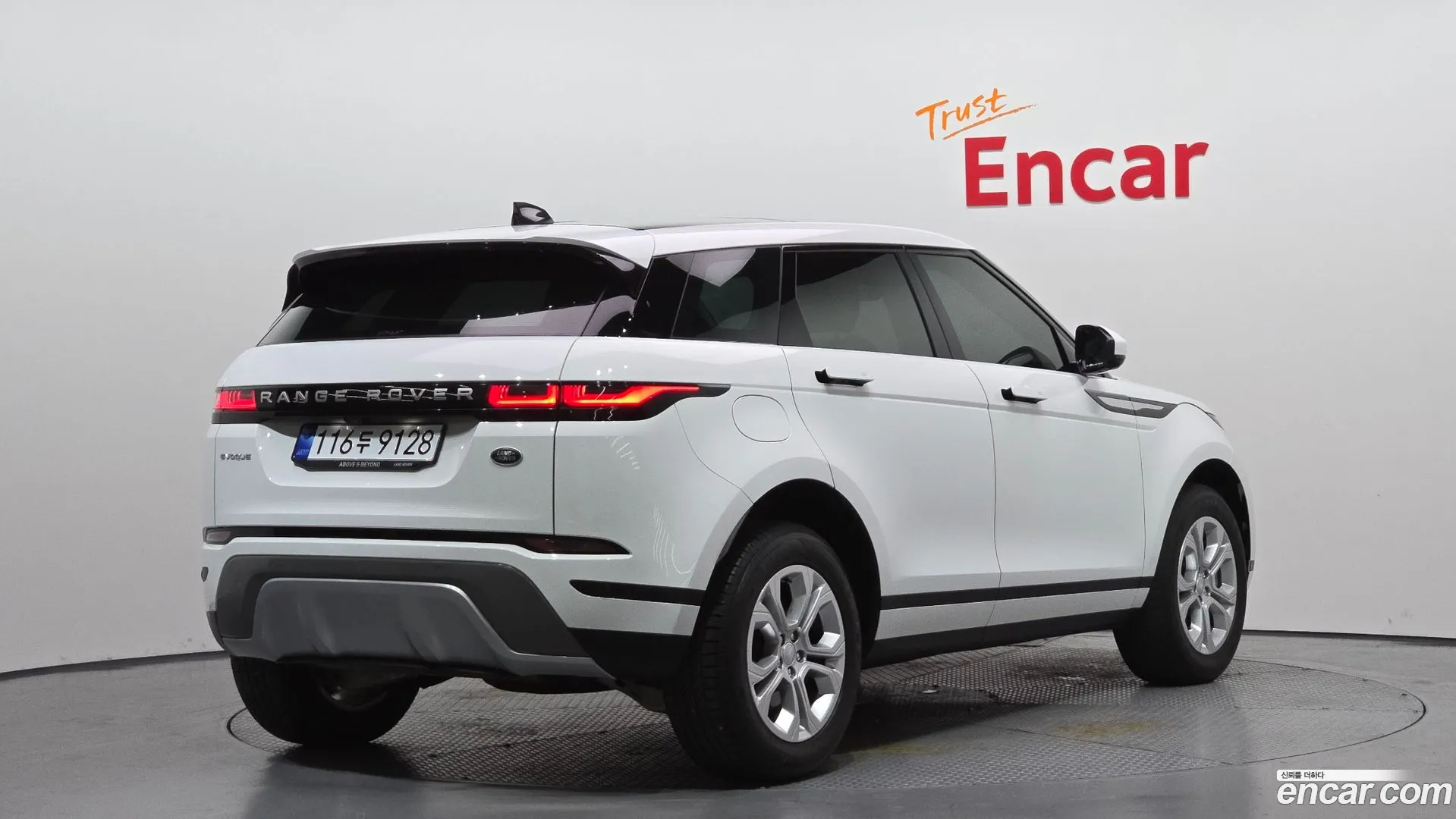 Land Rover Range Rover Evoque 2023 — фото 5